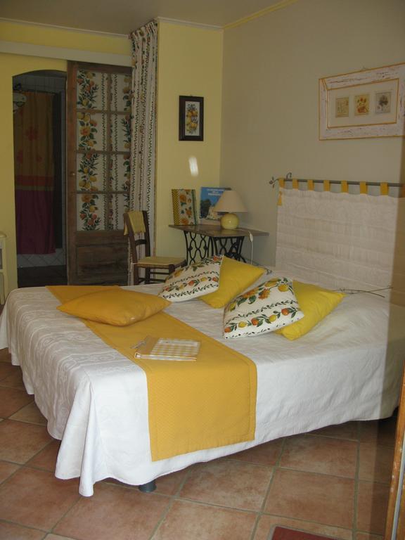 L'Oustaou B&B Piscine & Spa Besse-sur-Issole Номер фото